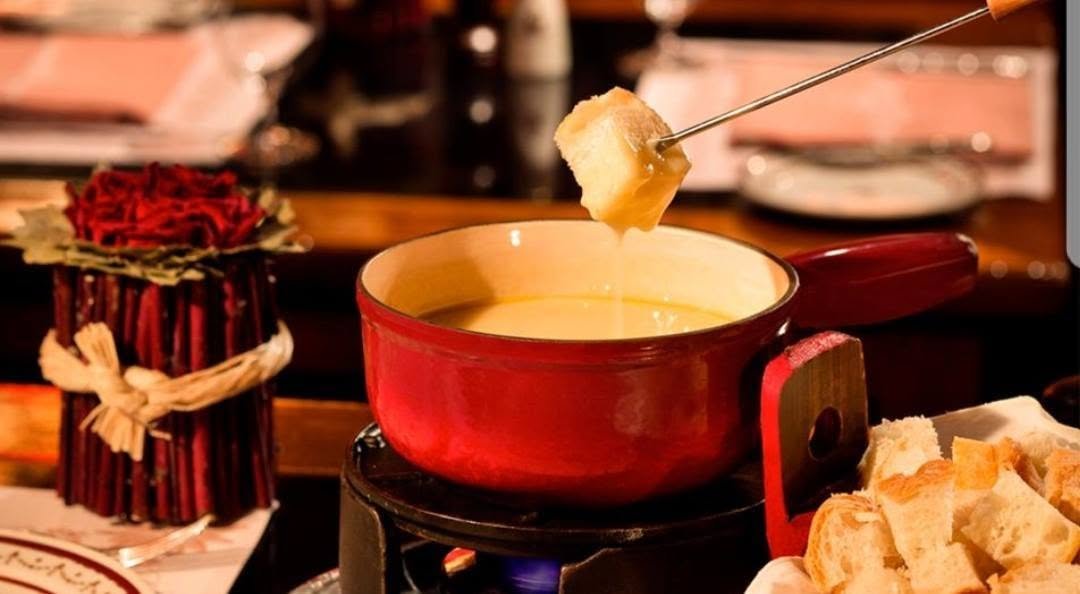 Fondue au fromage, pain trempé